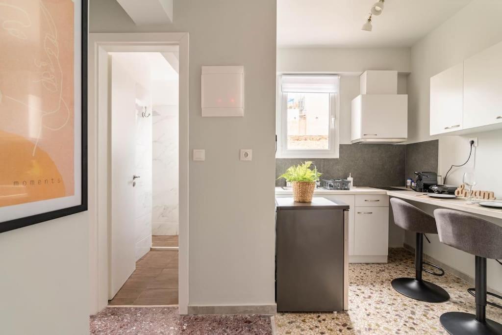 Stylish And Central Apt Near Acropolis - Avdi Square أثينا المظهر الخارجي الصورة