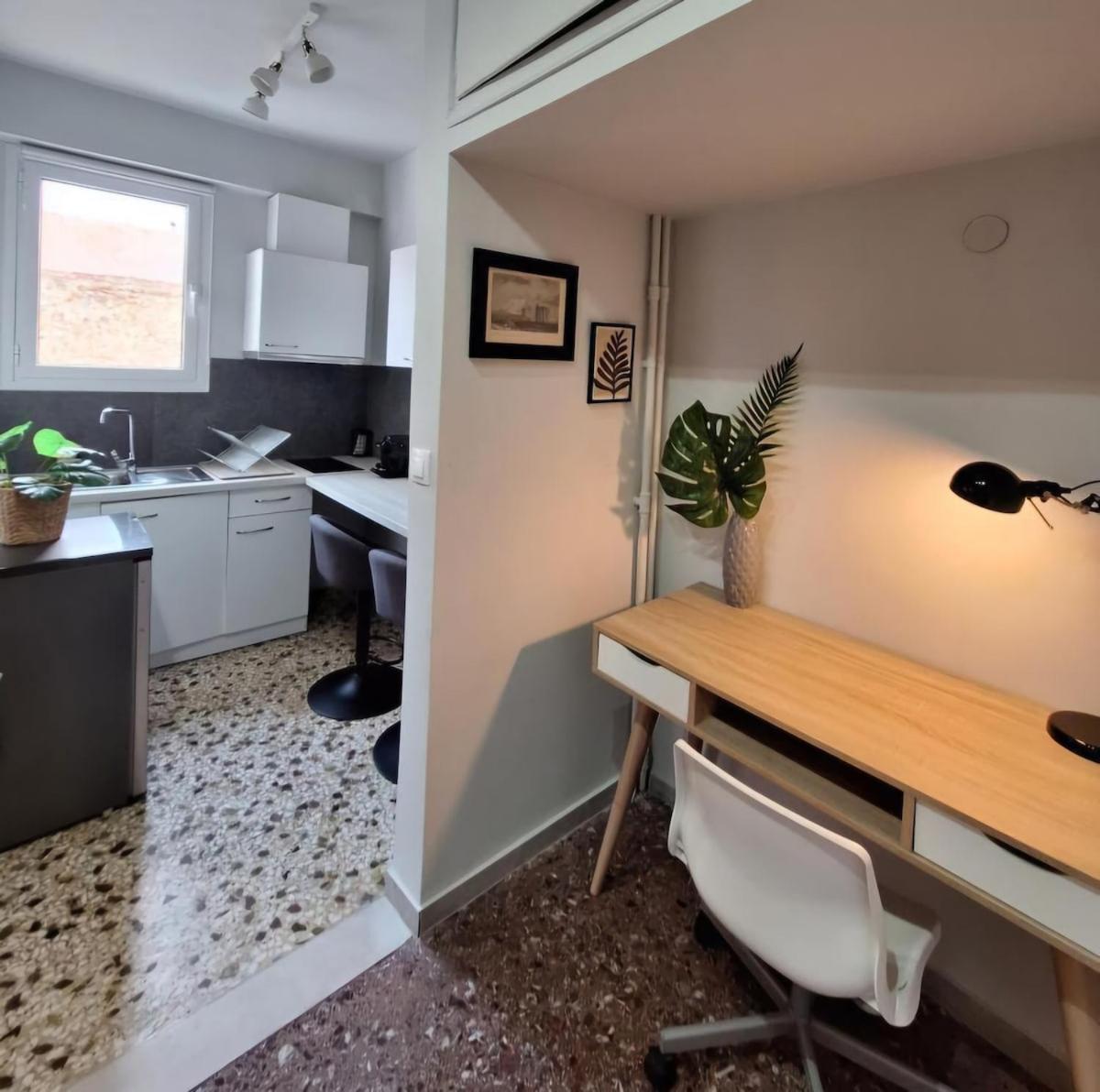 Stylish And Central Apt Near Acropolis - Avdi Square أثينا المظهر الخارجي الصورة